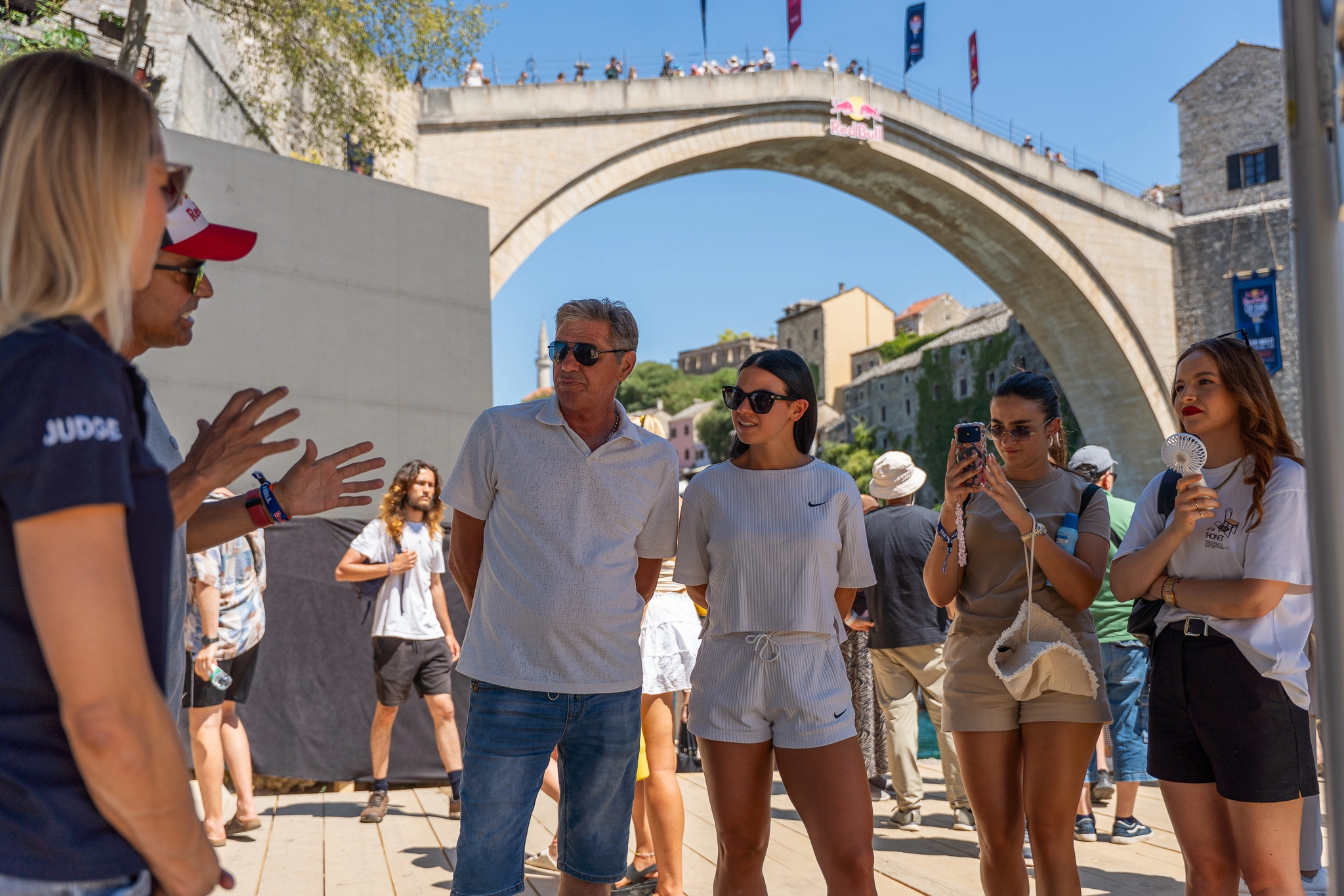 LEGENDARNI ORLANDO DUQUE PODUČAVAO MOSTARCE, PROVELI SU JEDAN DAN U ULOZI SUDIJA RED BULL CLIFF DIVING SVJETSKE SERIJE
